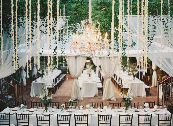 28 Beautiful Spring Outdoor Reception Decor Ideas