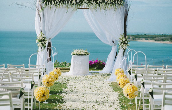 50 Beautiful Wedding Arch Decoration Ideas